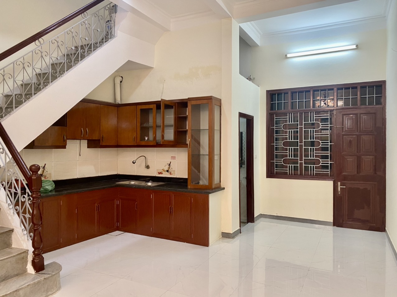 Cho thuê gấp lâu dài giá rẻ nguyên căn Giáp Nhị 52m, 5 tầng, mặt tiền 5.3m, 13.5 tr/th, Hoàng Mai. - Ảnh 1